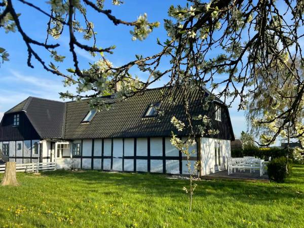 写真にはSøllested市にあるSpacious House In Lolland's Natural Landscapeが写っています。