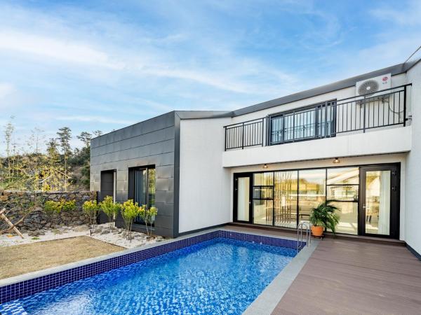 På bildet vises objektet Gobajinin Private Pool Villa som ligger i byen Nabŭm-ni.