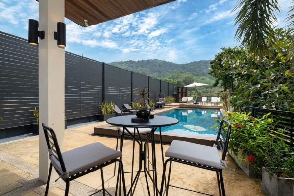 Billede 6: Fun & Relax Stay at Naiharn! Grand 6BR Tropical Pool Villa Oxavia near Beach