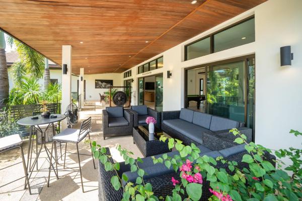 Billede 8: Fun & Relax Stay at Naiharn! Grand 6BR Tropical Pool Villa Oxavia near Beach