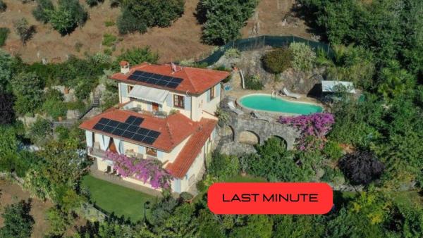 A la foto es mostra l'objecte Villa Romantica Sea View situat a la ciutat de Camaiore.
