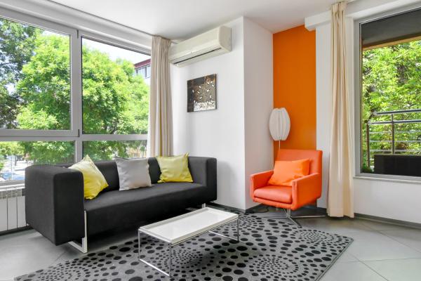 Na zdjęciu widoczny jest obiekt Joy Apartment - Stylish 2BD in Oborishte by Flat Mаnager położony w mieście Sofia.