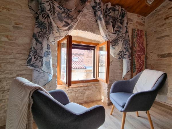 På bildet vises objektet Apartment Ane som ligger i byen Bale.