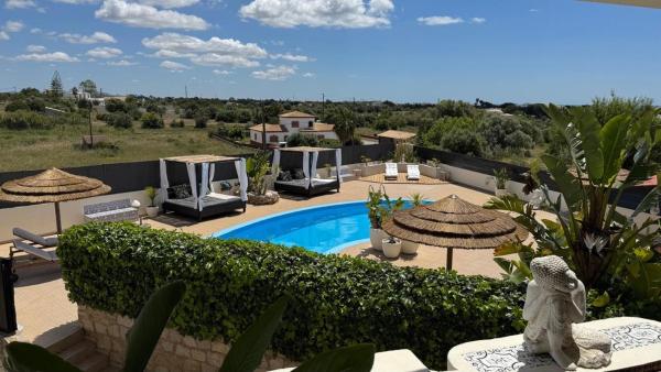 A la foto es mostra l'objecte Cegonha Villa powered by Cegonha Resort- Private swimming pool & air con situat a la ciutat de Albufeira.