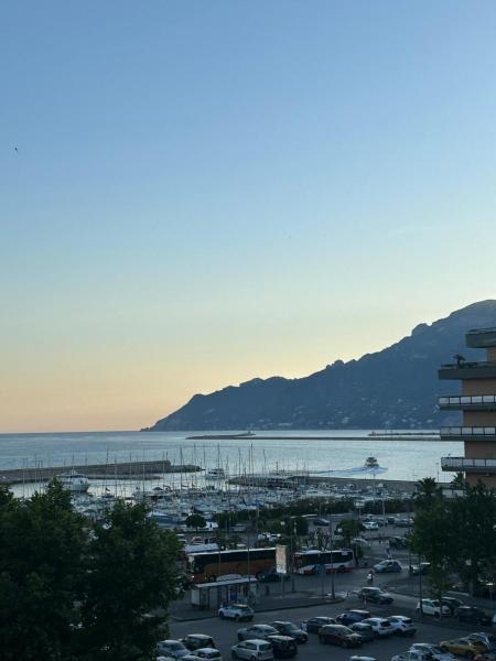 A la foto es mostra l'objecte Room with a view situat a la ciutat de Salerno.