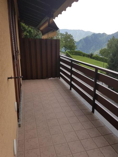 写真にはPonte Nossa市にあるcasa vacanzeが写っています。
