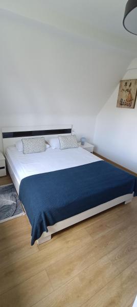 På billedet ses objektet AP Apartment's Rodzinny beliggende i byen Wałbrzych.