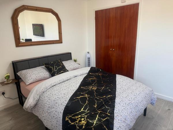 На фото показан объект Flat in Surrey, расположенный в городе Фарнем.