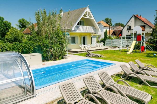 Holiday Home In Balatonmariafürdo 38170 - Vonyarcvashegy