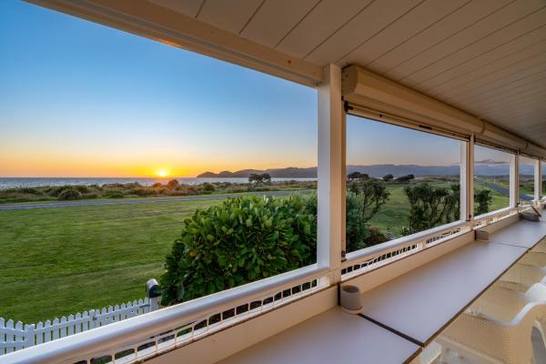 På billedet ses objektet Sunset Haven - Mahia Holiday Home beliggende i byen Mahia.