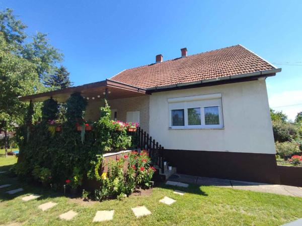 Na fotografii je vidět objekt Holiday home in Agard - Velence-See 20586 nacházející se ve městě Agárd.
