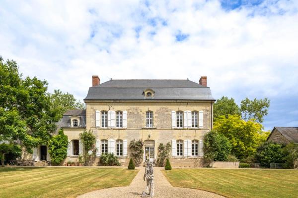 A la foto es mostra l'objecte Manoir Des Arts situat a la ciutat de Neuillé.