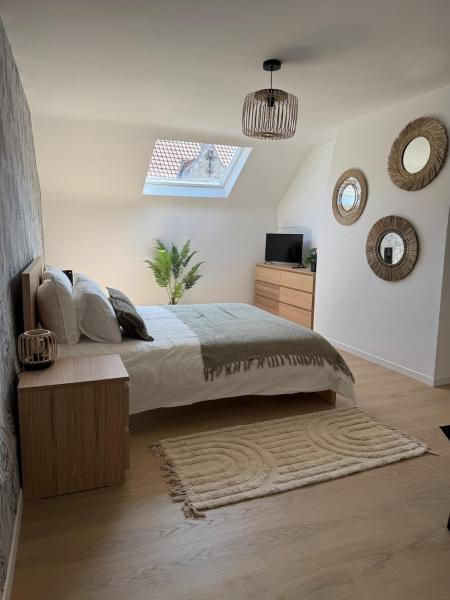 Kuvassa näkyy kohde Suite en duplex avec jacuzzi et sauna privatif, au cœur de Veurne, joka sijaitsee kaupungissa Steenkerke.