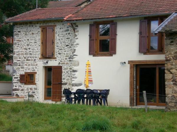 Στη φωτογραφία φαίνεται το αντικείμενο Maison de campagne en Auvergne που βρίσκεται στην πόλη Saint-Vert.