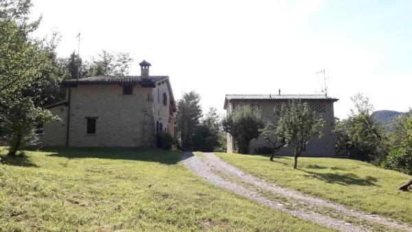 Na fotografii je vidět objekt Borgo Pizzicarè nacházející se ve městě Vado.