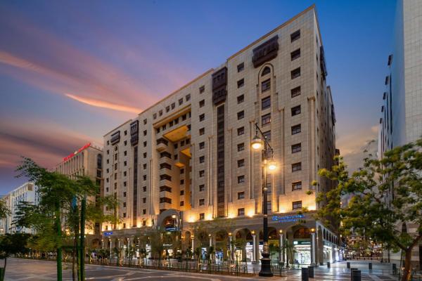 Golden Tulip Al Shakreen, Медина