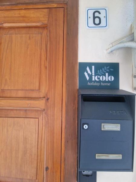 På billedet ses objektet Al vicolo holiday home beliggende i byen Palermo.