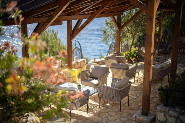 A la foto es mostra l'objecte Villa Jagodna situat a la ciutat de Hvar.