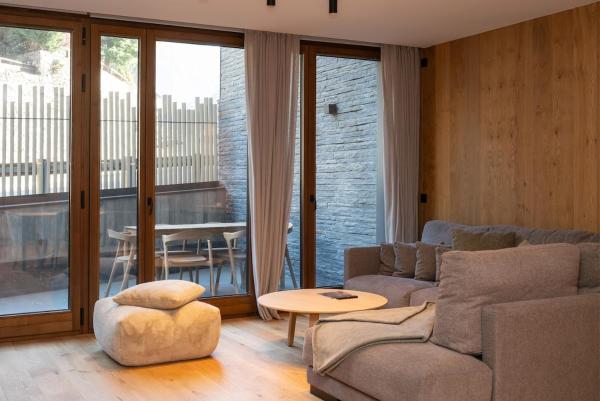 Luxury Mountain Stay in Andorra l A PIE DE DE LAS PISTAS DE ESQUÍ l Incluye Gimnasio Piscina y Sauna en el mismo edificio l by BonesVacances, El Tarter