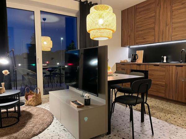Na foto é possível ver o objeto Apartamenty CEKCYN - KOLEJOWA 6 localizado na cidade de Krzywogoniec.