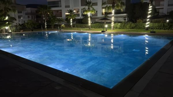 Na fotografii je vidět objekt bel appartement avec piscine résidence taflout immioudar taghazout agadir nacházející se ve městě Imi Ouaddar.