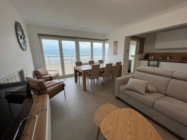 The photo shows the En Bord de Mer located in the city of Miami Wijk.