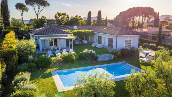 Na zdjęciu widoczny jest obiekt The Secret Escape Villa położony w mieście Sant' Alessio.