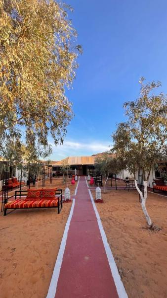 På billedet ses objektet Merzouga Luxury Camping beliggende i byen Mfis.