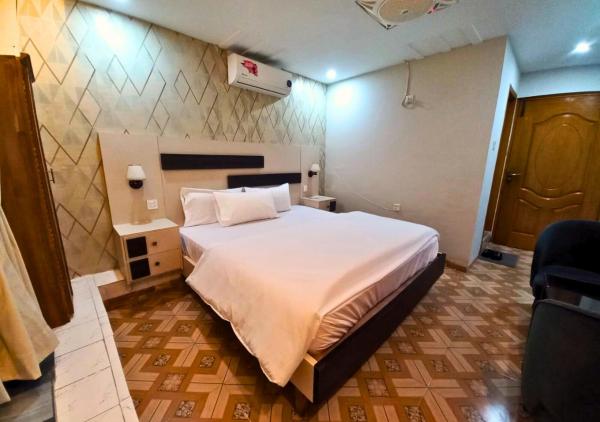 New Crown Palace Hotel, Islamabad