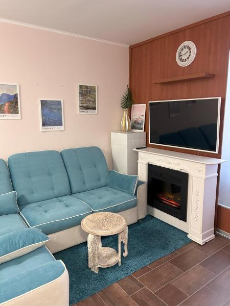På billedet ses objektet Comfortable 2-Bedroom Apartment in Budva, Becici beliggende i byen Boreti.