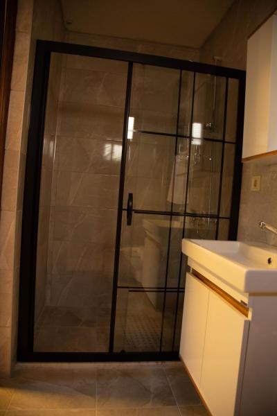 Na fotografii je vidět objekt Erguvan nacházející se ve městě Ula.