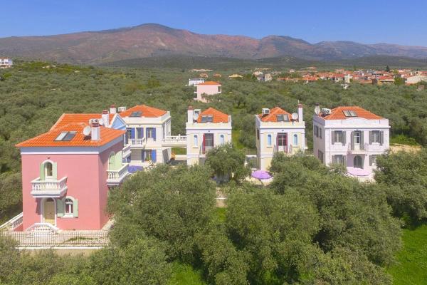 Na zdjęciu widoczny jest obiekt Villas Thassos położony w mieście Kástron.