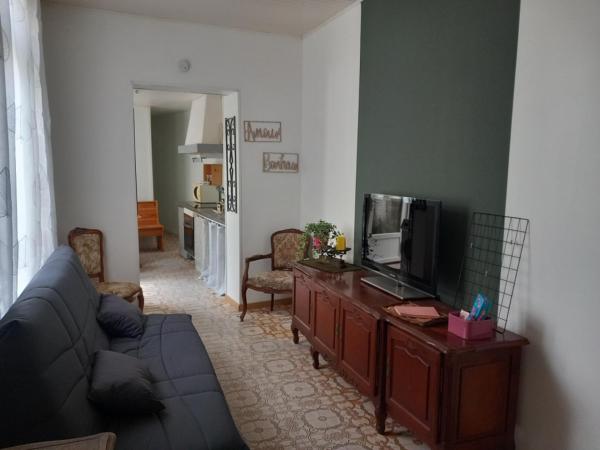 照片显示了位于Guînes市的La Maison de Didier物件。