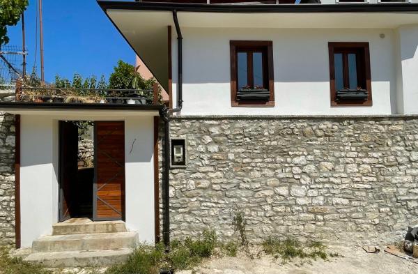 写真にはベラト市にあるIris House - Casa indipendente a Beratが写っています。