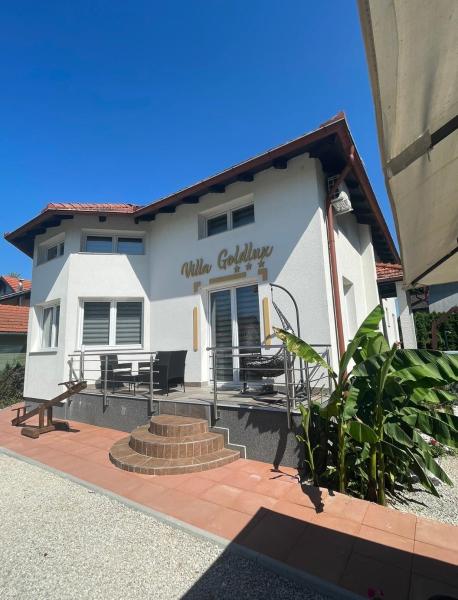 Op de foto is het object Villa Goldlux te zien, gelegen in de stad Ribić.