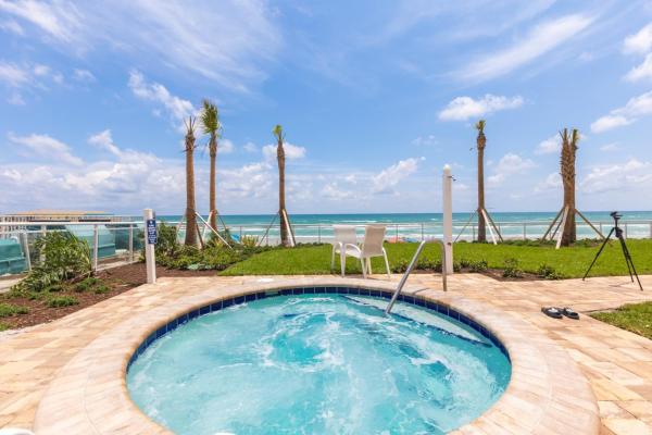 Na fotografii je vidět objekt Beachview Luxury Sunrise Sunset Views nacházející se ve městě Daytona Beach.