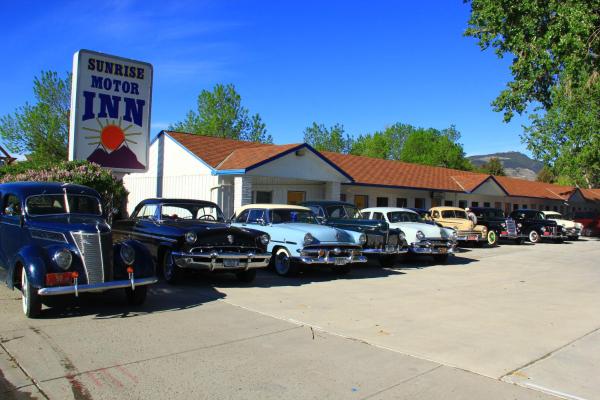 Na fotografii je vidět objekt Sunrise Motor Inn nacházející se ve městě Cody.