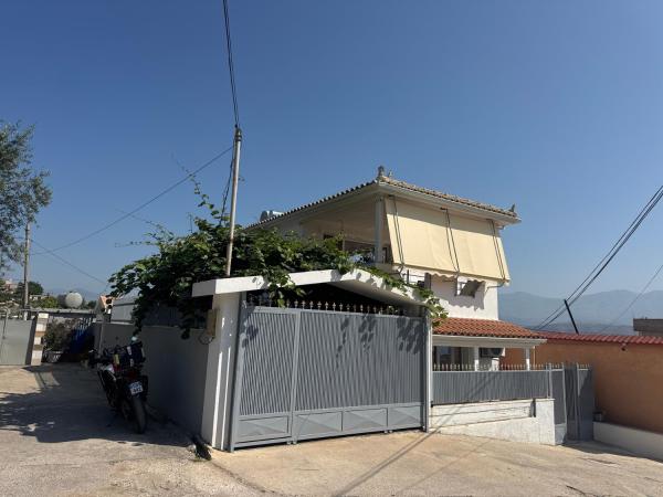 Na fotografii je vidět objekt Saranda 6 Villa nacházející se ve městě Gjashtë.