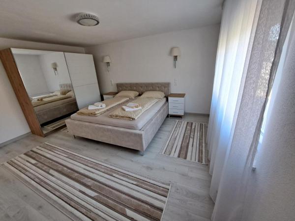 La photo montre l'objet Apartman Amela Deluxe situé dans la ville de Kulen Vakuf.
