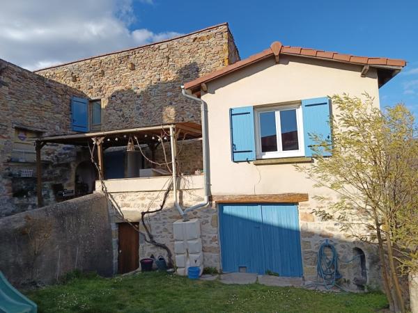 A la foto es mostra l'objecte Gite typique 6 personnes, 3 chambres situat a la ciutat de Saint-Babel.