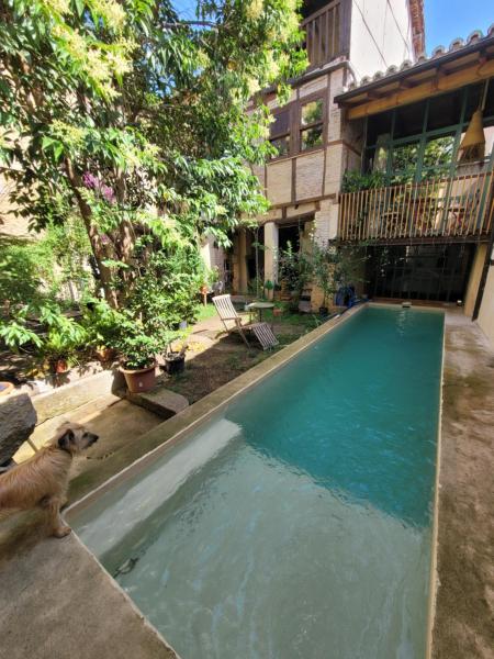 En la foto se muestra el objeto Relax en casona única Lanueva Candeleda patio compartido ubicado en la ciudad de Candeleda.