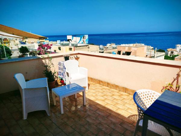 Auf dem Foto ist das Objekt Onda azzurra in der Stadt Santa Flavia zu sehen.