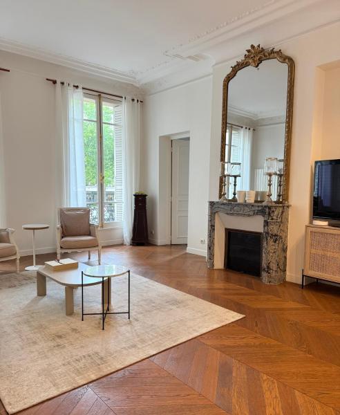 Central Champs Élysée - High Luxury 2 Bedroom Apartment, Paris