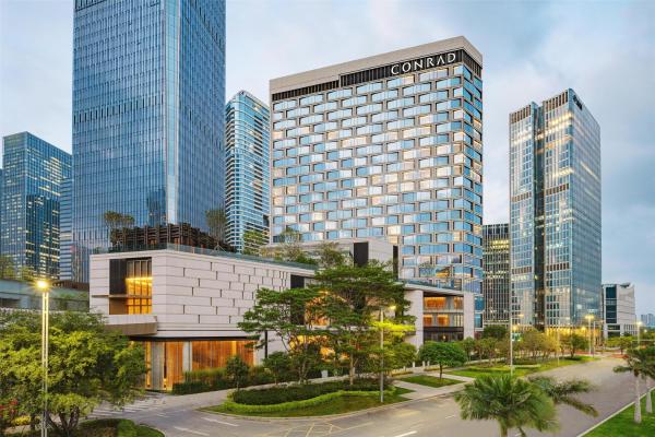 写真には深セン市市にあるConrad Shenzhenが写っています。
