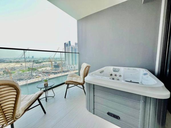 Canal-view Studio Jacuzzi Business Bay, Dubaj