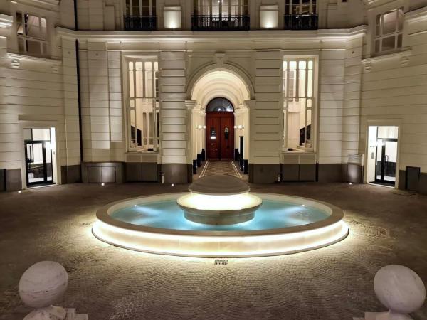 Na zdjęciu widoczny jest obiekt Guli's Suite - Lusso e Comfort in Centro Storico położony w mieście Neapol.