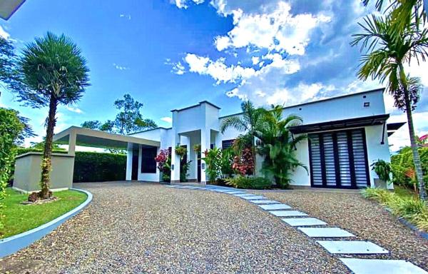 A la foto es mostra l'objecte Casa Campestre Ocarros situat a la ciutat de El Cairo.
