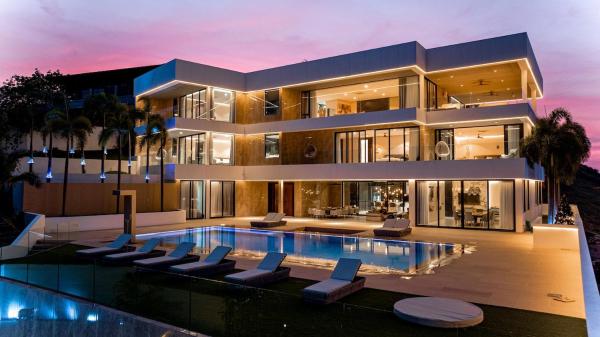 A la foto es mostra l'objecte Villa California Koh Samui 7br cinema, spa, gym situat a la ciutat de Amphoe Koh Samui.