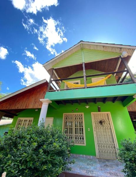 Cabaña del lago Doña Clara, Ciudad del Este