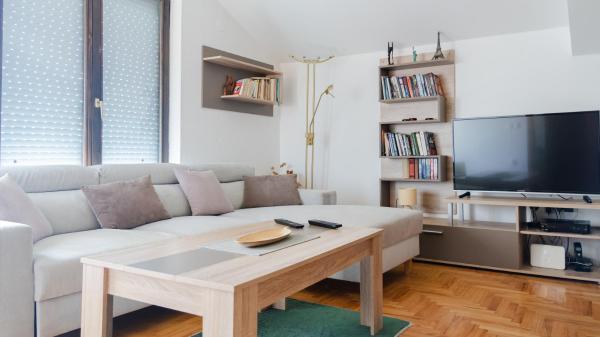 A la foto es mostra l'objecte Taz Apartments situat a la ciutat de Peštani.